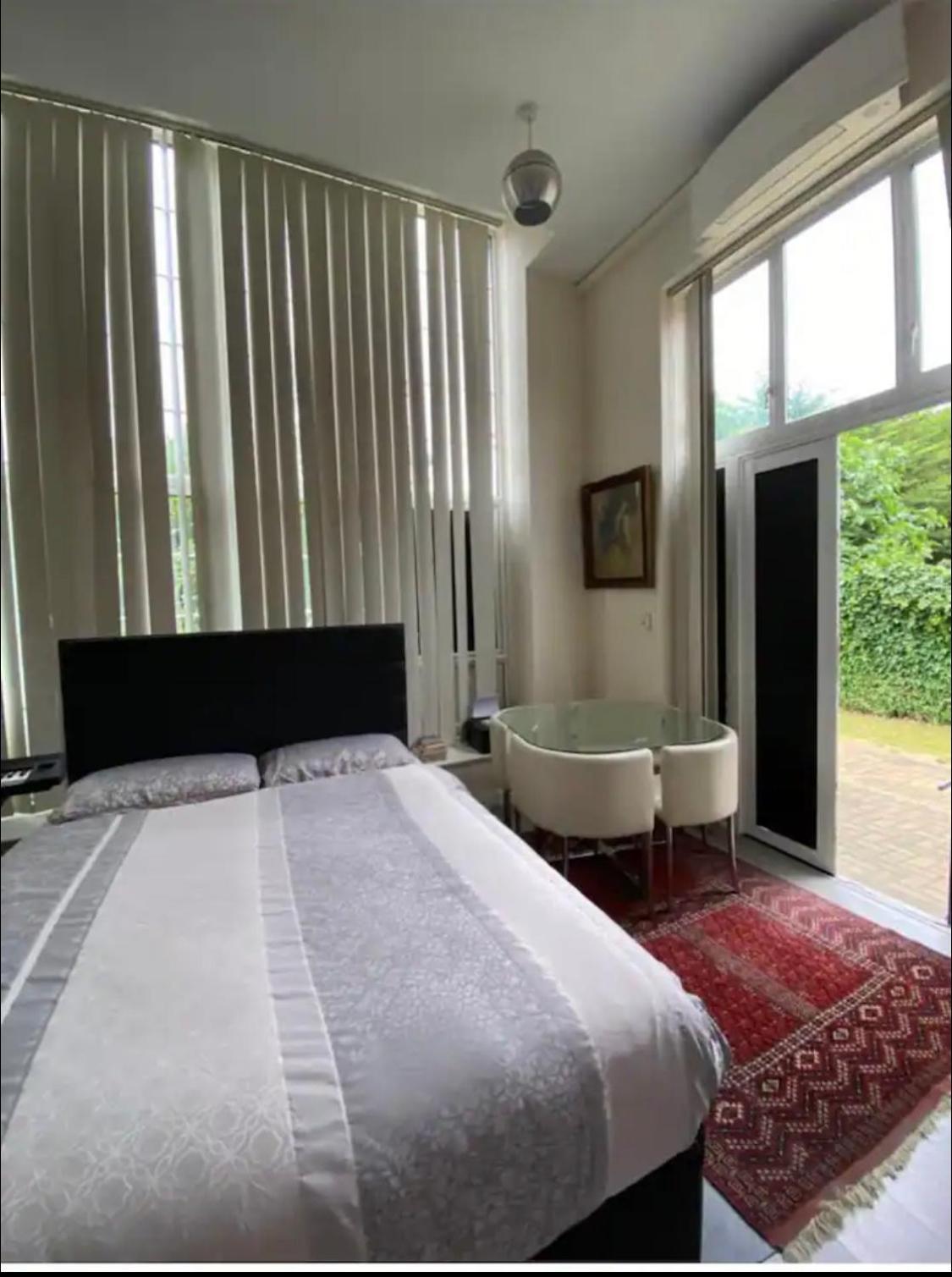 Spacious King Room With Private Entrance - Near Emirates And Camden And King'S Cross - 5 Min To Tube ฟินชืลีย์ ภายนอก รูปภาพ